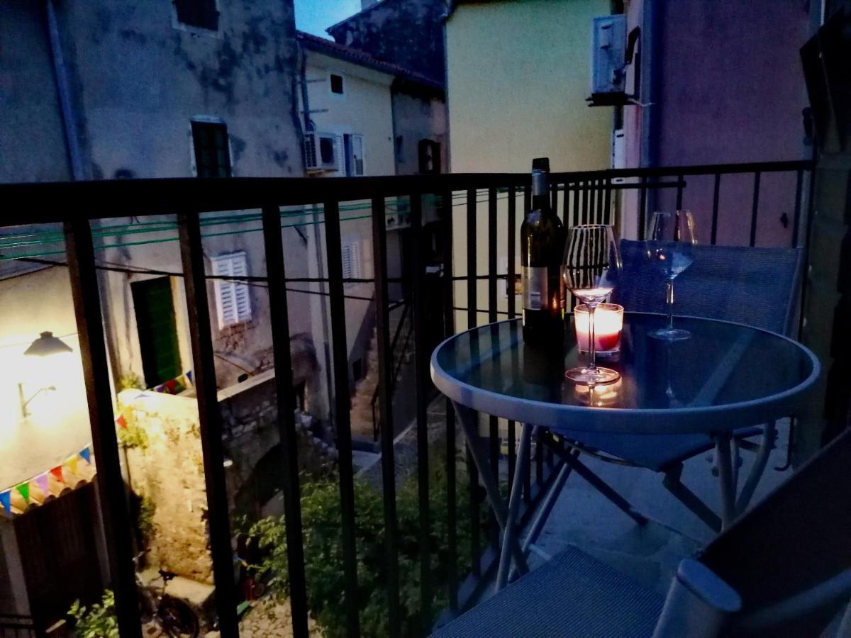 Apartment Veli Dvor 크레스 외부 사진